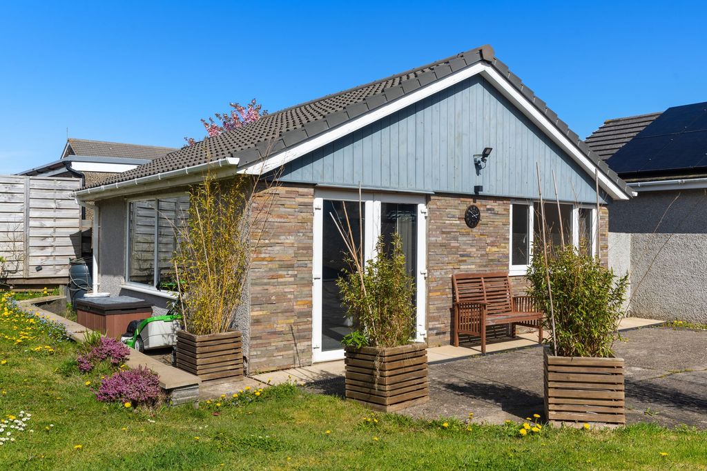 Property photo 2 of 31