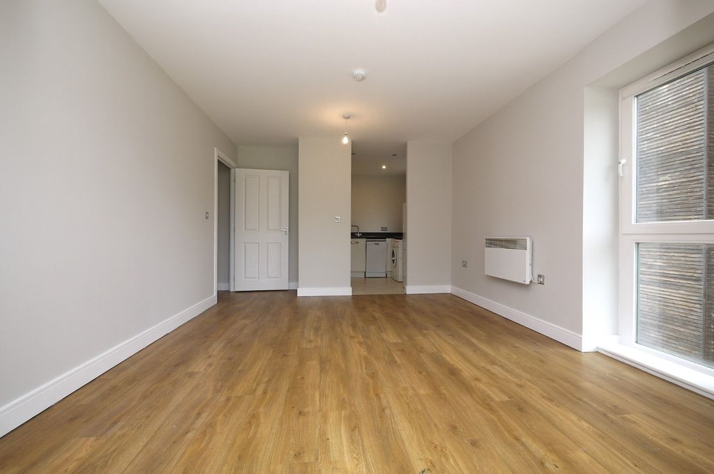 Property photo 3 of 14 4333404