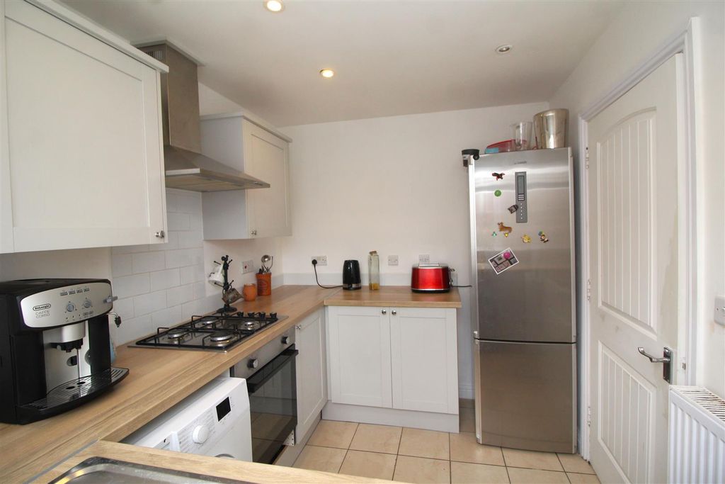 Property photo 3 of 18 Kitchen 1.Jpg