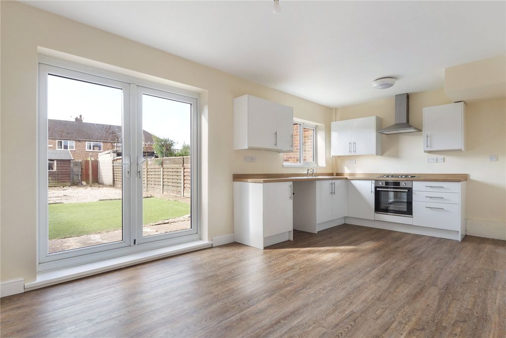 Property photo 2 of 12 Picture No. 03