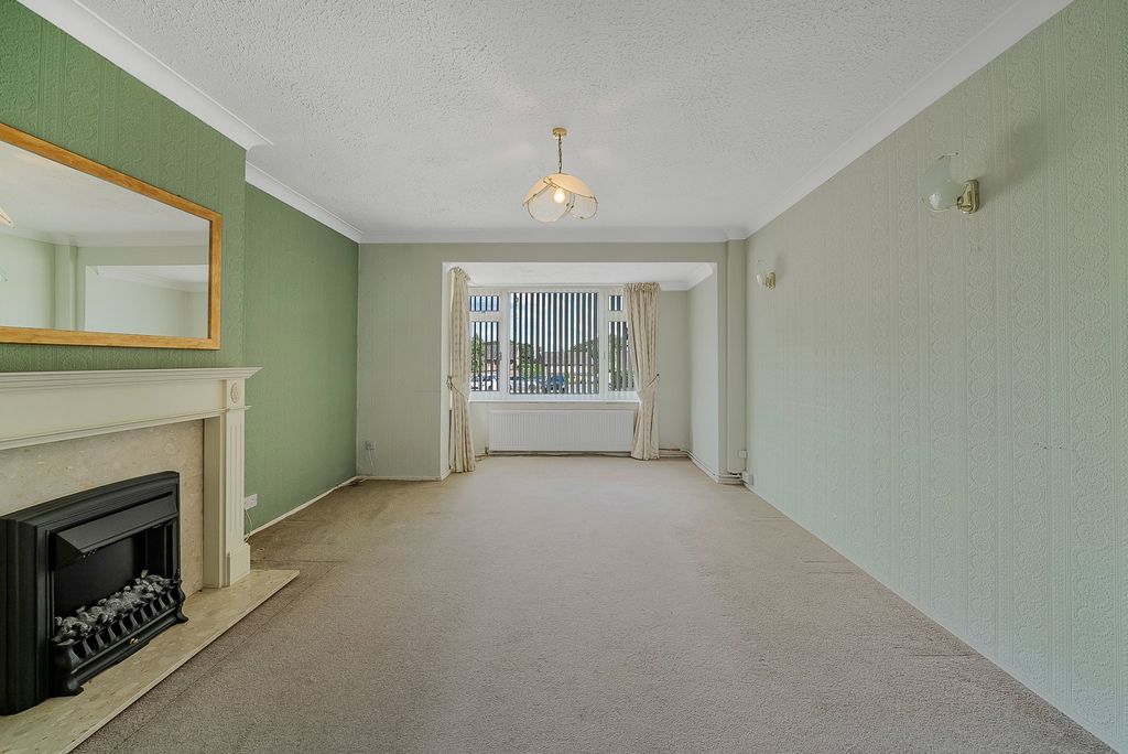 Property photo 2 of 26