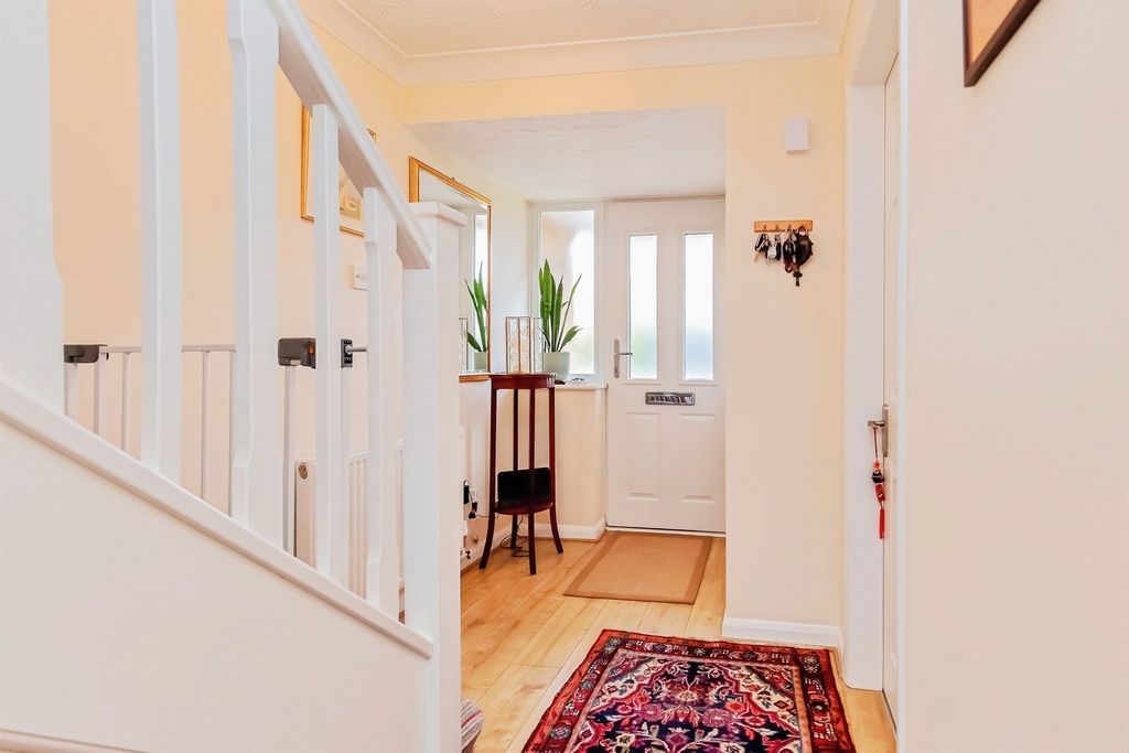 Property photo 2 of 13