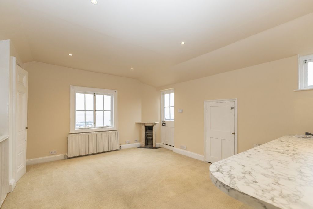 Property photo 3 of 10 Picture No. 27
