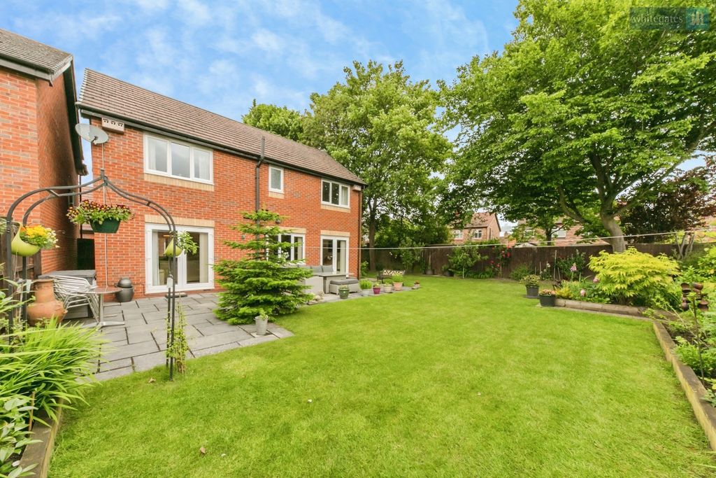 Property photo 2 of 31 Pbox-Img.Jpg