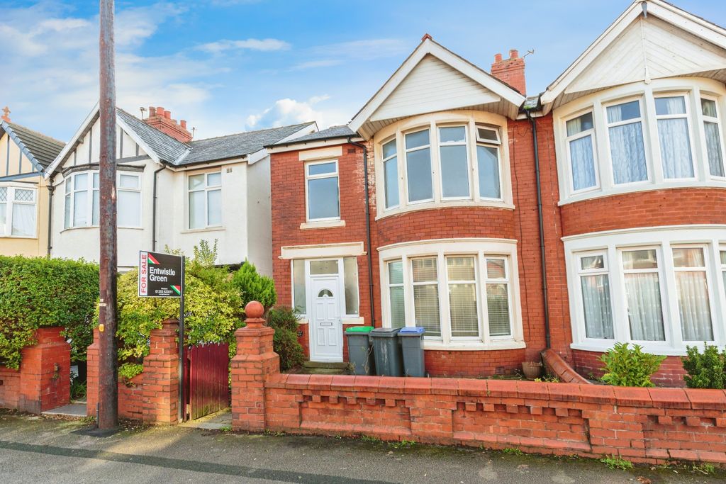 Property photo 1 of 17 Photography