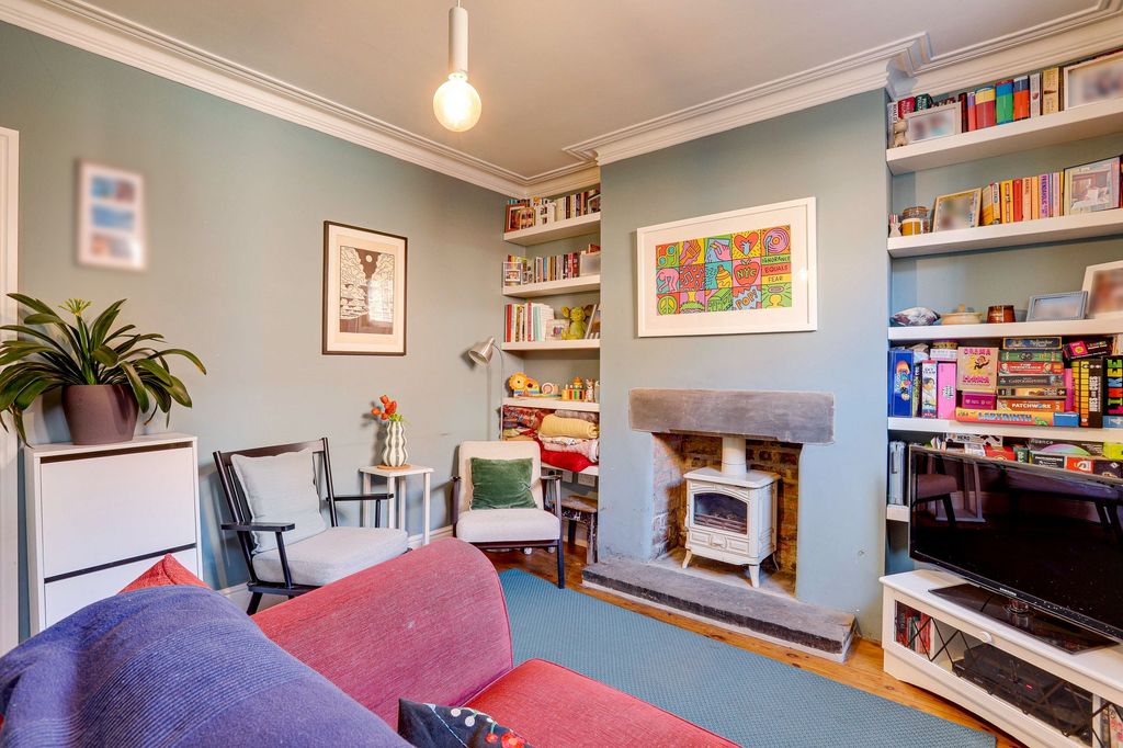 Property photo 2 of 19