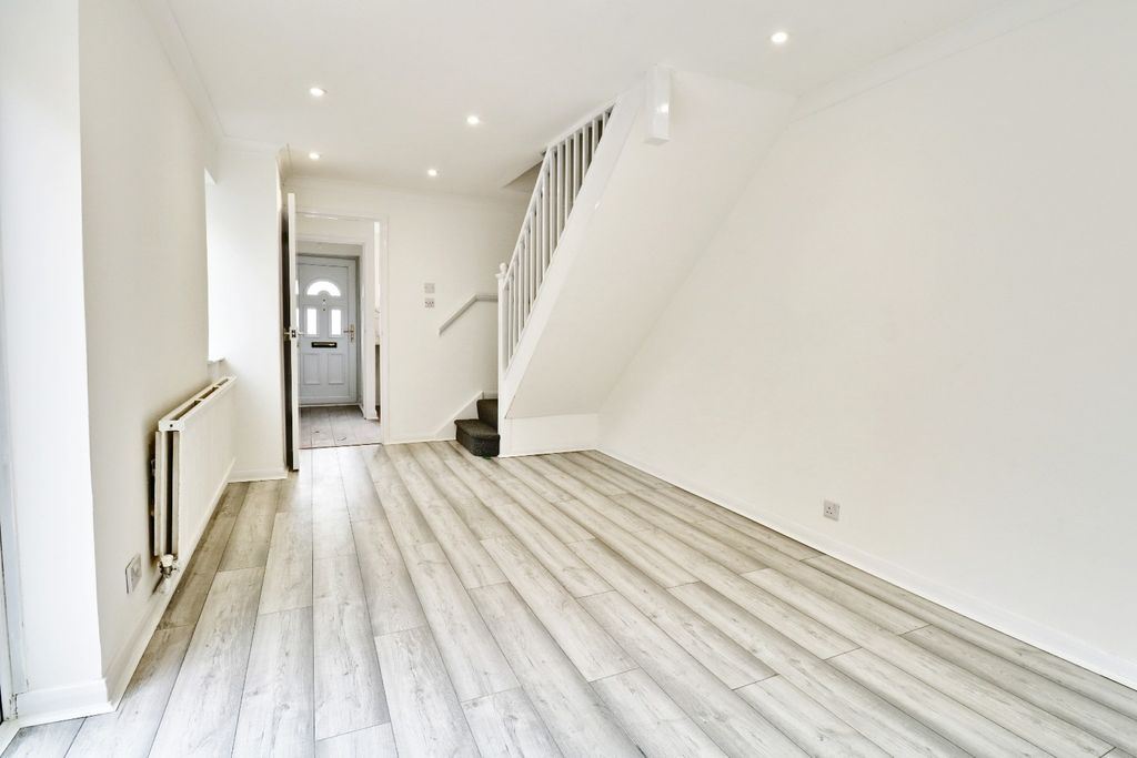 Property photo 2 of 12 3124203