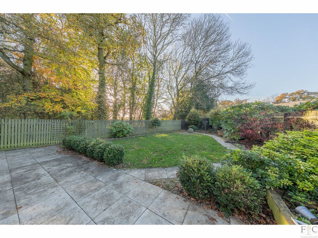 Property photo 3 of 27