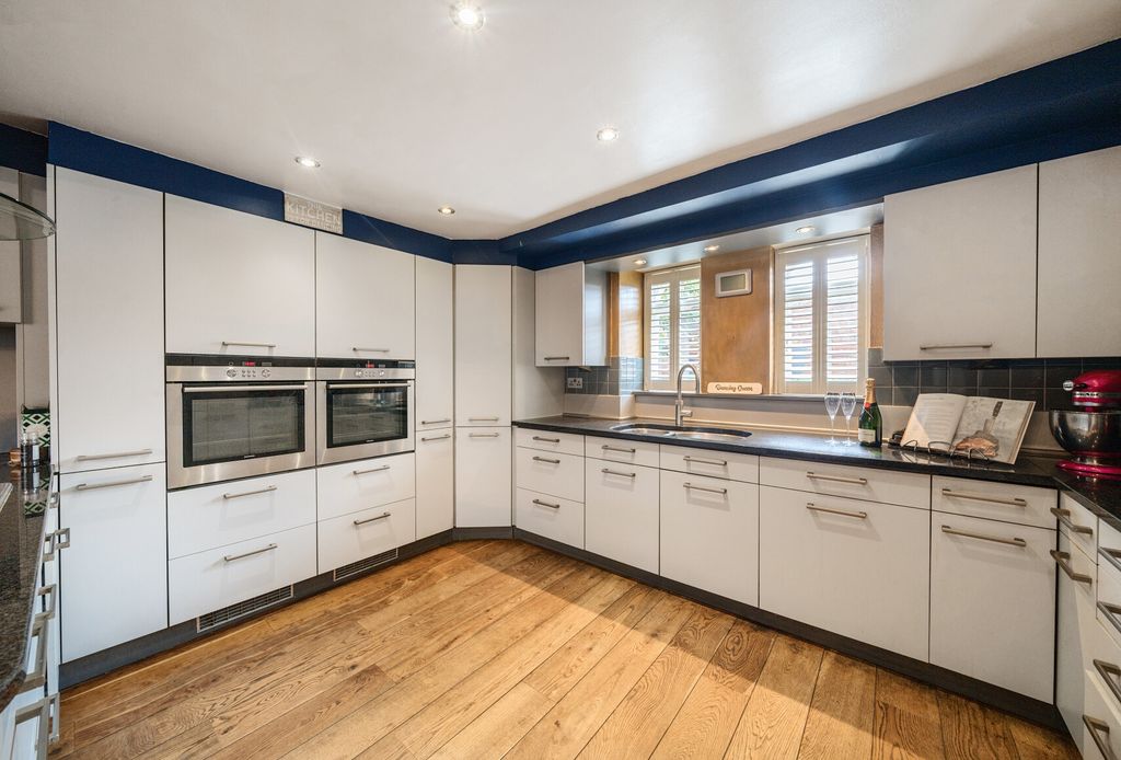Property photo 3 of 21 1300957-4-68375cc...