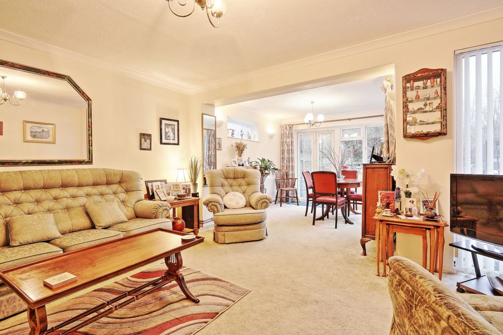 Property photo 2 of 21 23