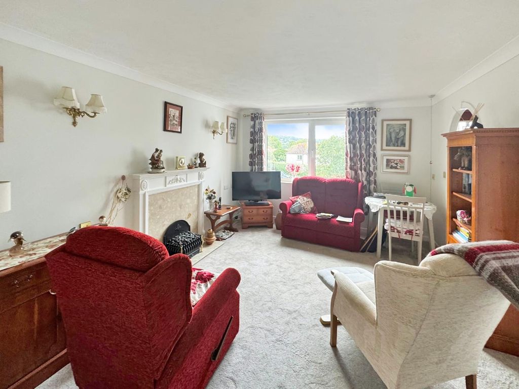 Property photo 3 of 8 5.Jpg