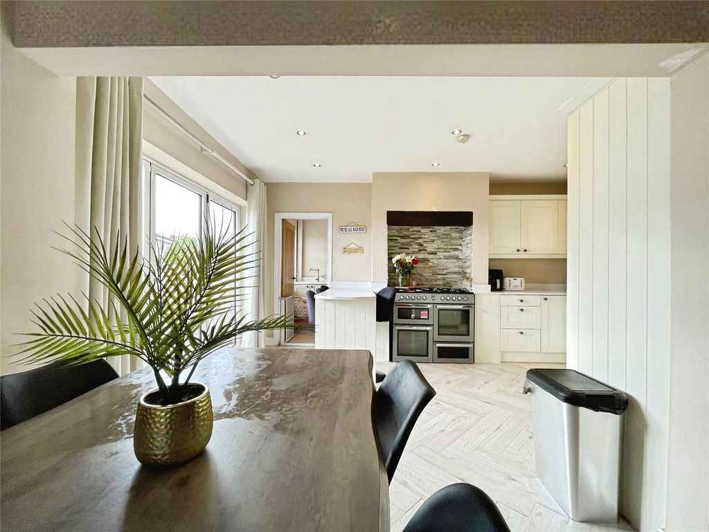 Property photo 3 of 28 Picture No. 45