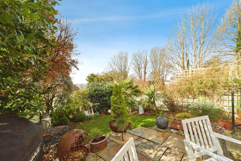 Property photo 3 of 14