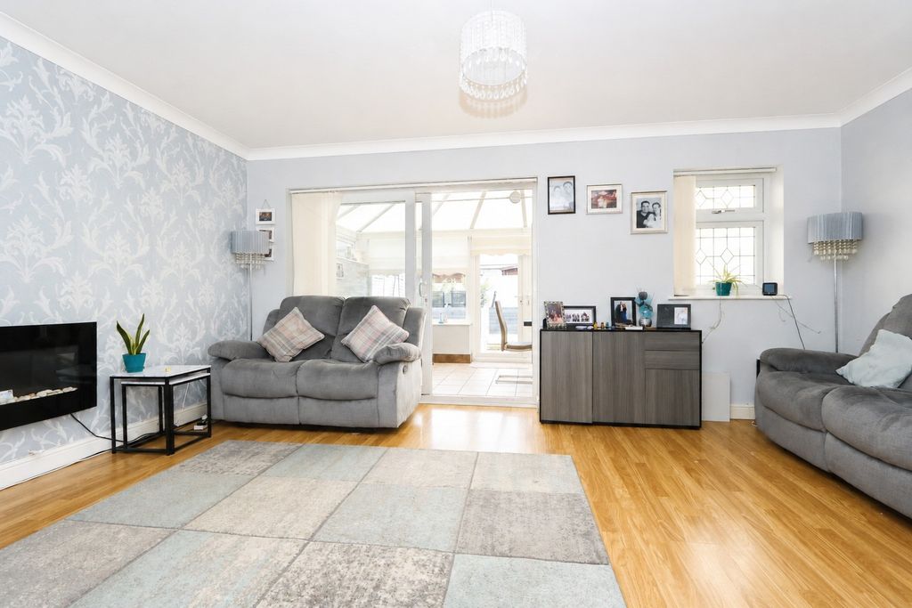 Property photo 2 of 16 2961295