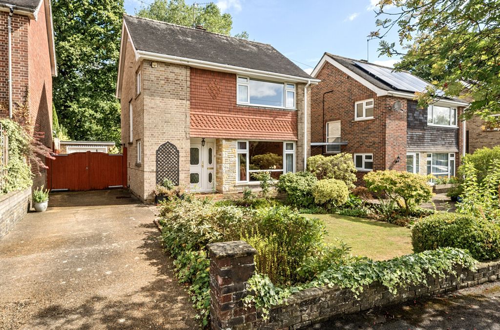 Property photo 1 of 12 1346812-15-68B186...