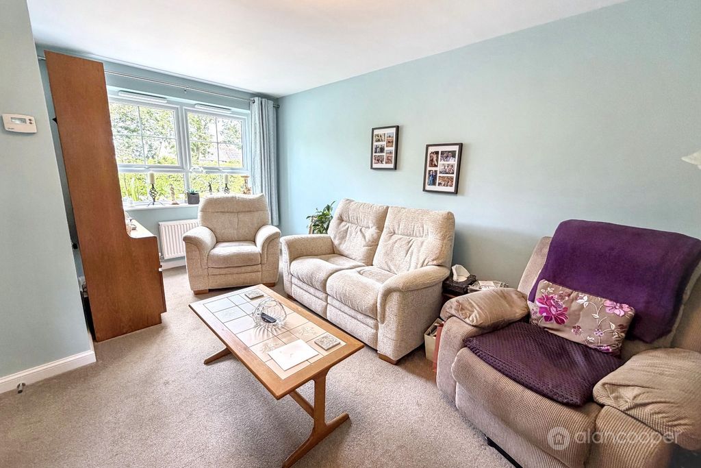 Property photo 2 of 13 5238293
