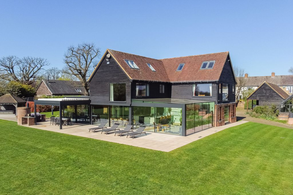 Property photo 3 of 14