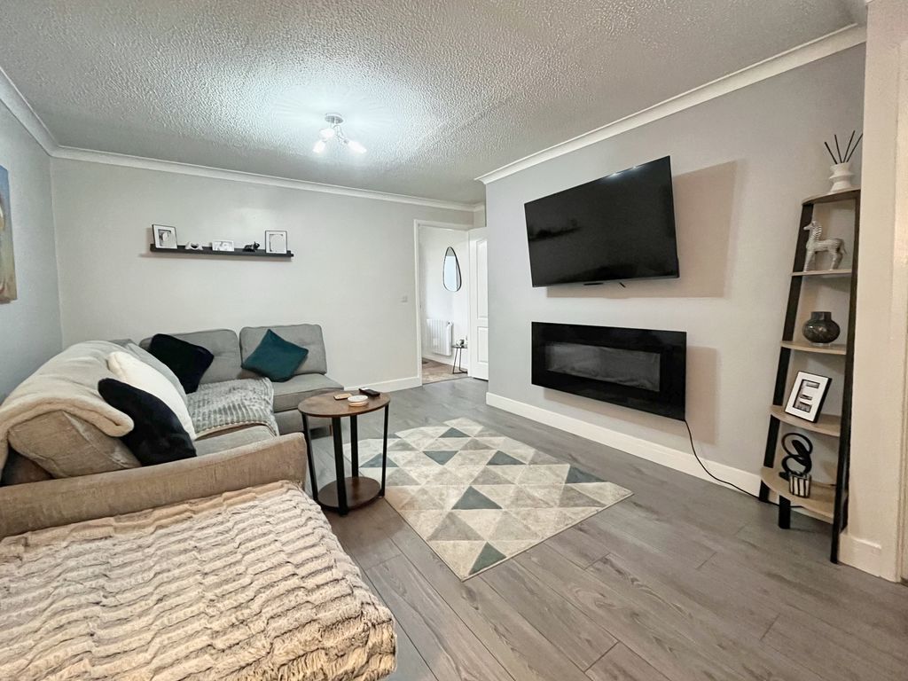 Property photo 3 of 20 Photo 8