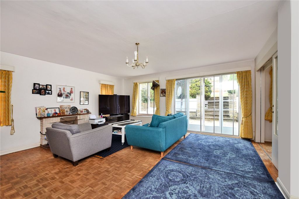 Property photo 2 of 15 Picture No. 16