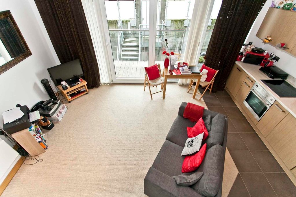 Property photo 3 of 11 Picture No. 18