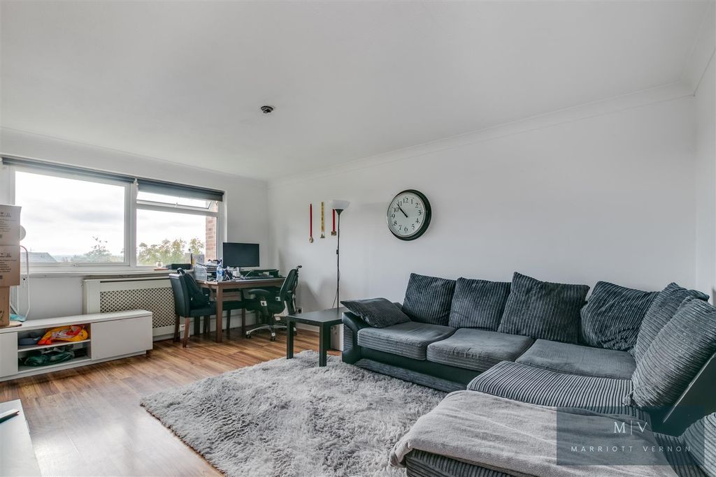 Property photo 2 of 11 Benwick Court 6 MV-7.Jpg
