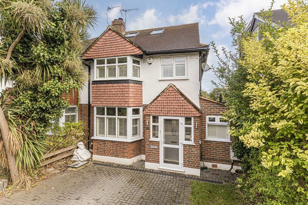 Property photo 1 of 17
