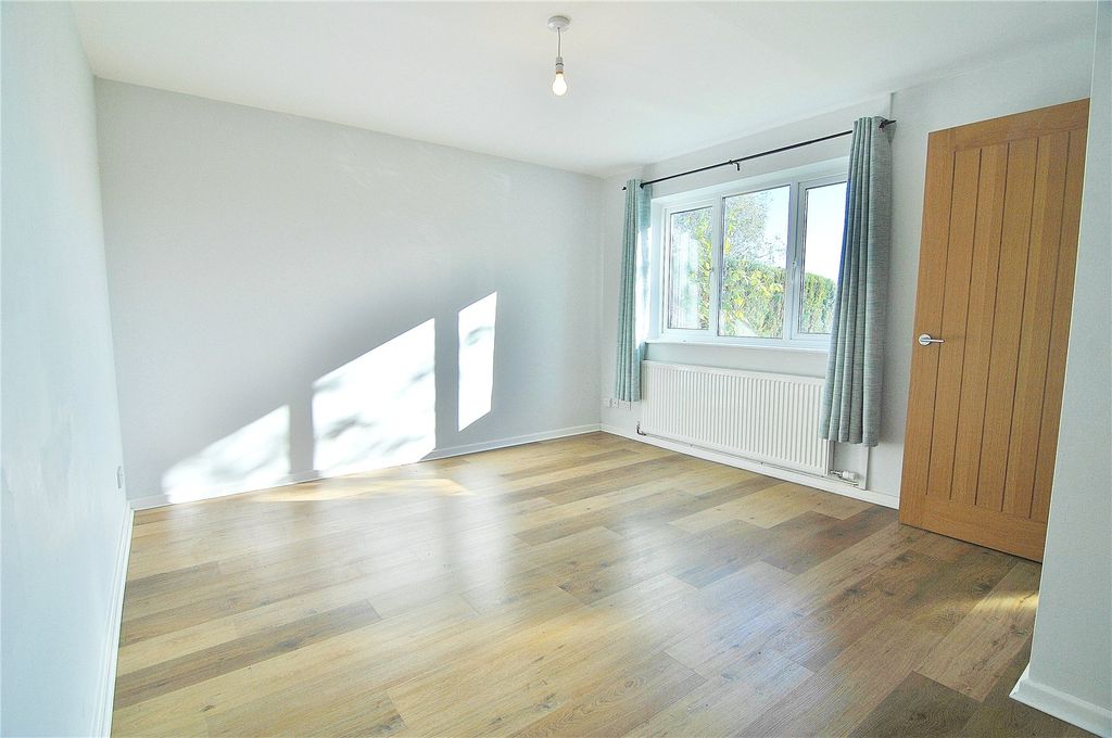 Property photo 3 of 12 Picture No. 29