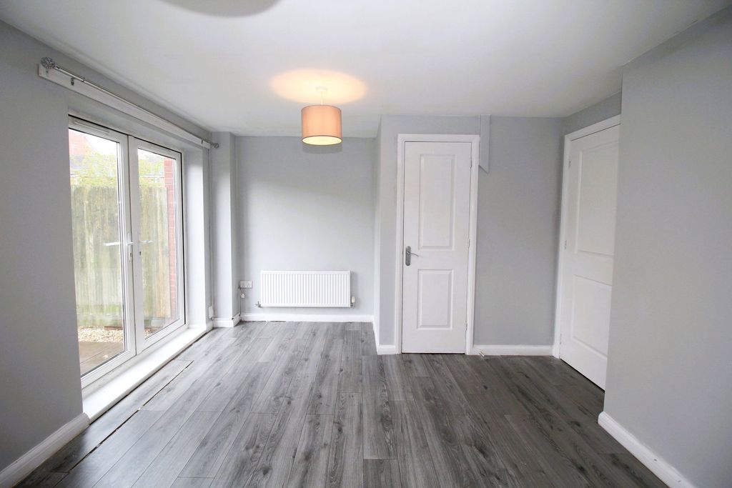 Property photo 3 of 21