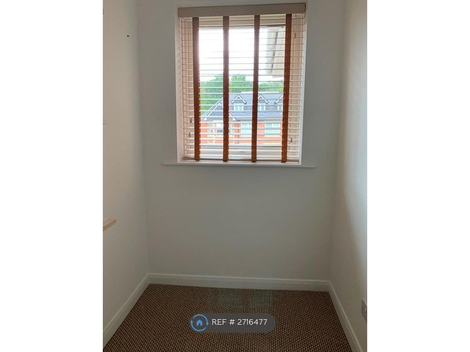 Property photo 2 of 12 Landing