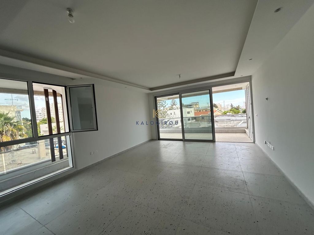 Property photo 3 of 33