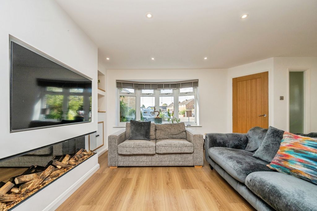 Property photo 3 of 23 Pbox-Img.Jpg