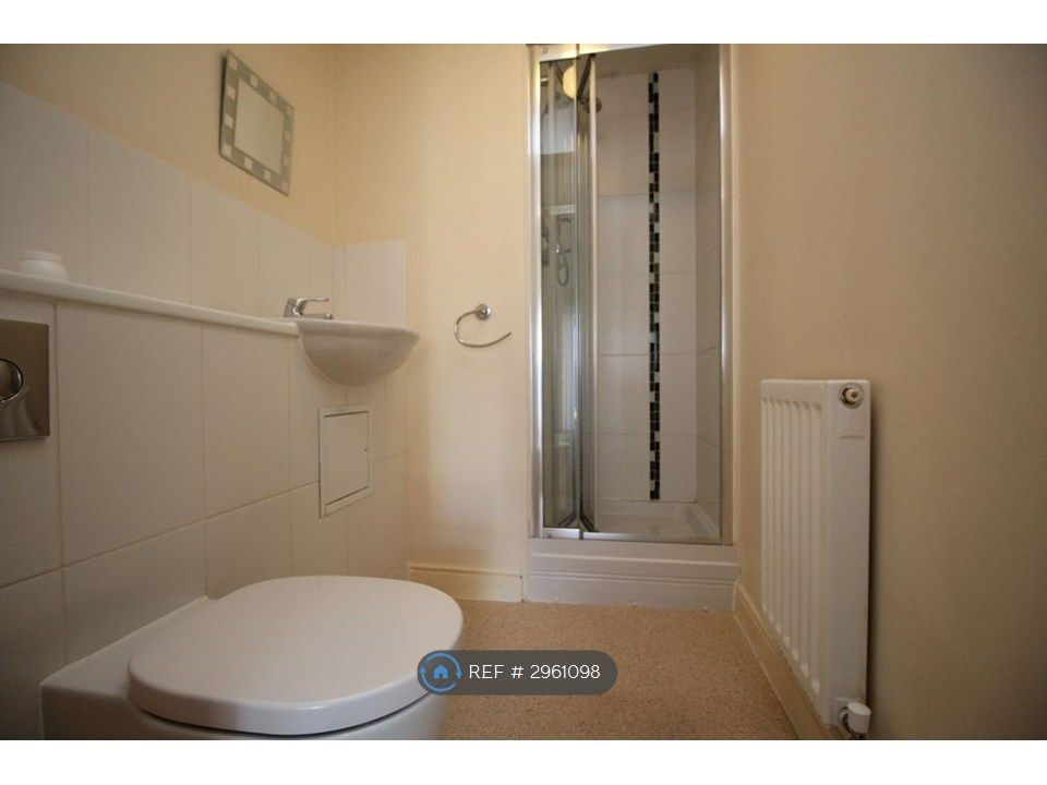 Property photo 2 of 6 On-Suite Bathroom