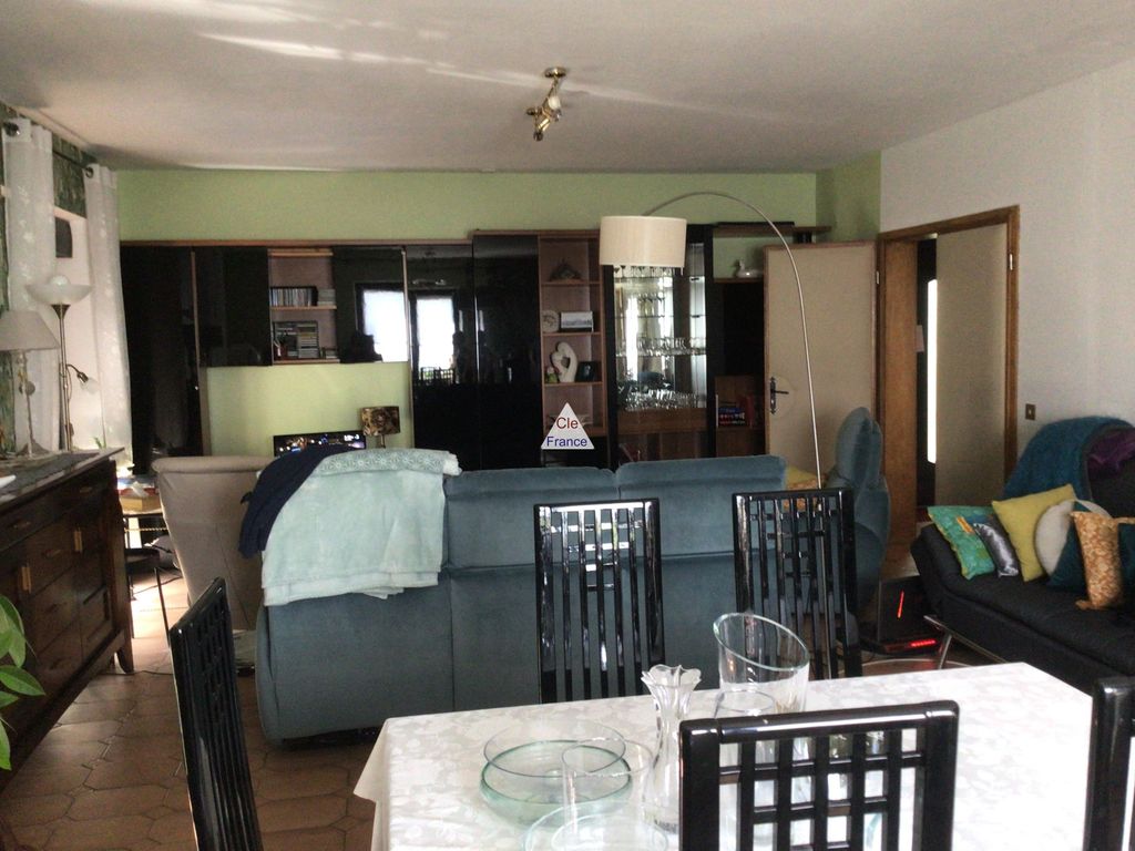 Property photo 3 of 7