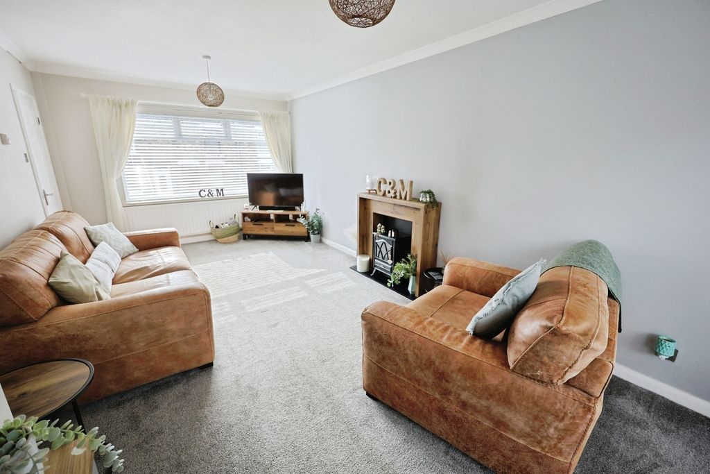 Property photo 3 of 12 Pbox-Img.Jpg