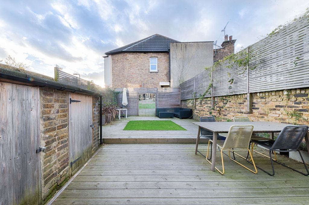 Property photo 2 of 18 Photo 24