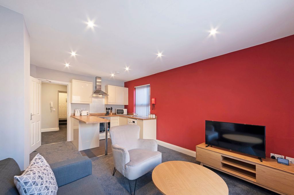 Property photo 3 of 12