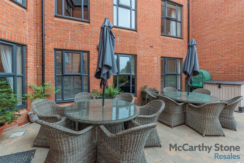 Property photo 2 of 18 8697517-Exterior01.Jpg