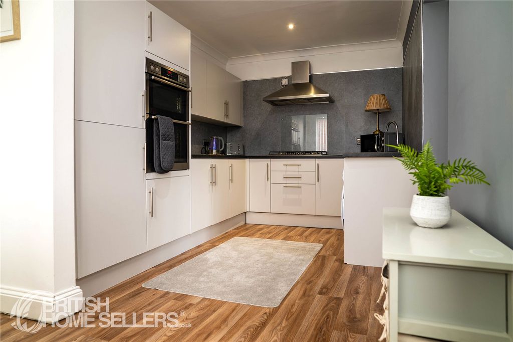 Property photo 2 of 20 2