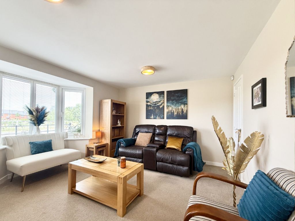 Property photo 2 of 27