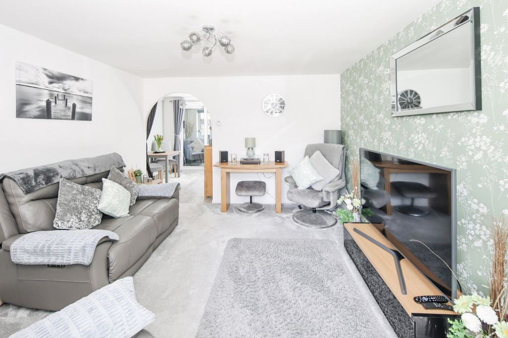 Property photo 3 of 19 Pbox-Img.Jpg