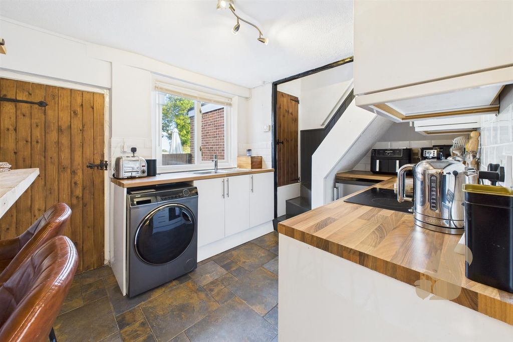 Property photo 2 of 14 Kitchen