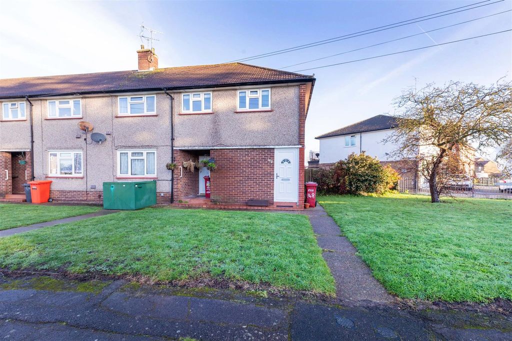 Property photo 1 of 14 148 Lower Cippenham Lane-2.Jpg