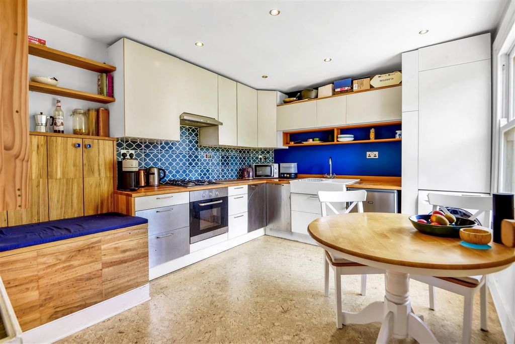 Property photo 3 of 15 Kitchen