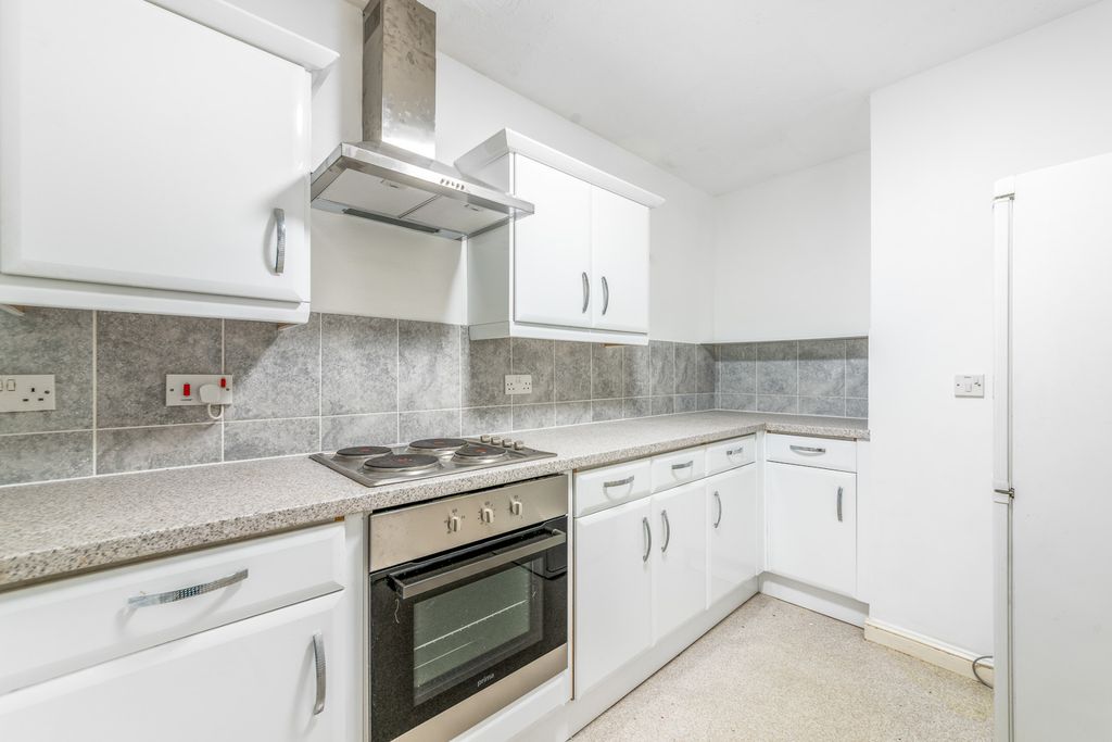 Property photo 3 of 17