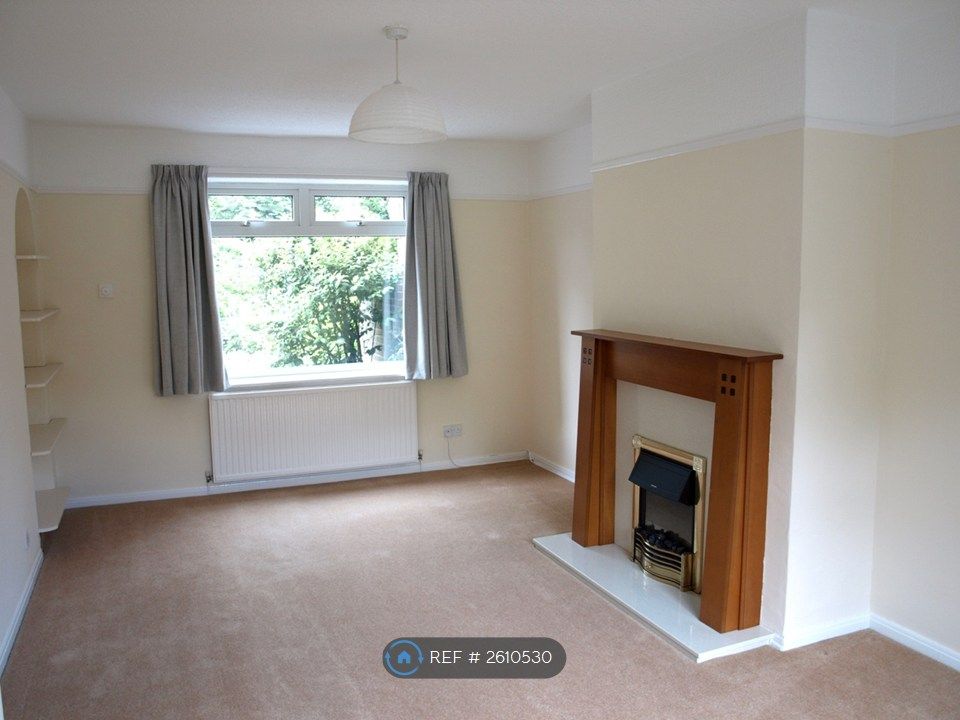 Property photo 3 of 16 Lounge 2