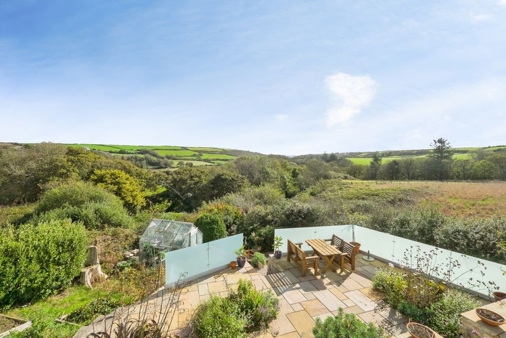 Property photo 2 of 30 Pbox-Img.Jpg