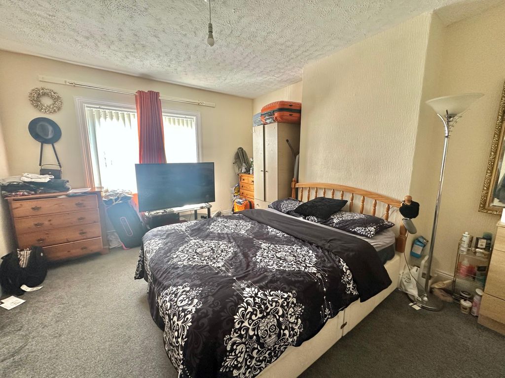 Property photo 3 of 8 Gallery