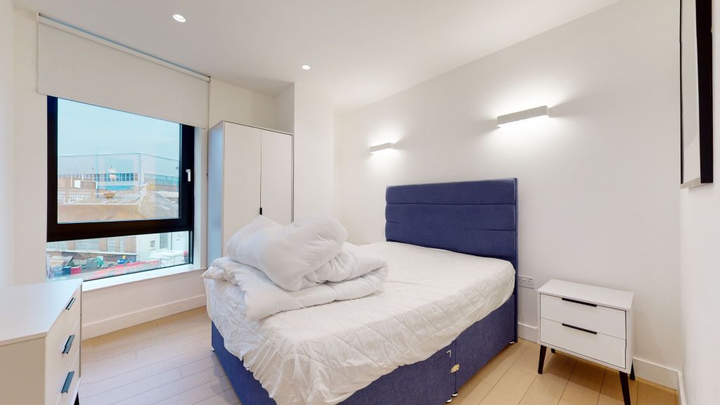 Property photo 3 of 10 Bedroom