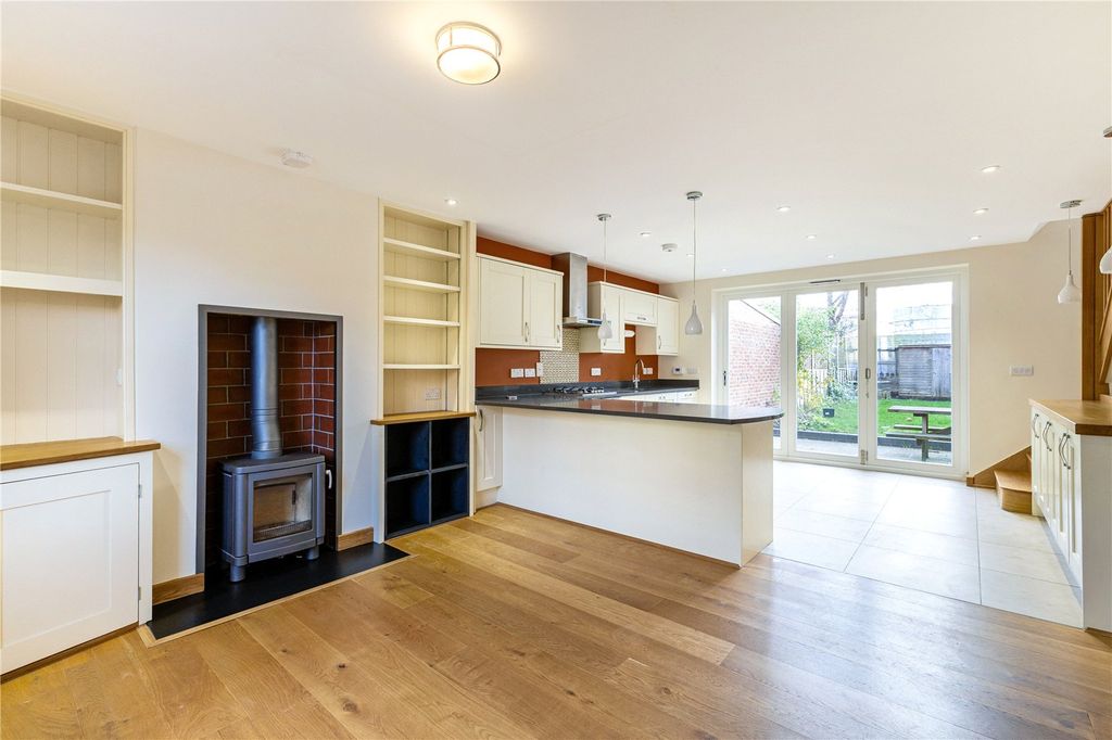 Property photo 2 of 15 Sitting Room