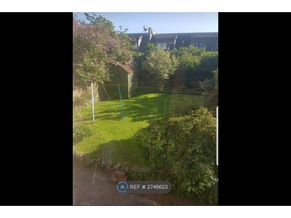 Property photo 2 of 10 Enclosed Rear Garden